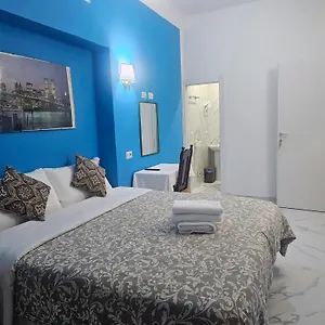 Relax On 247 Hostel